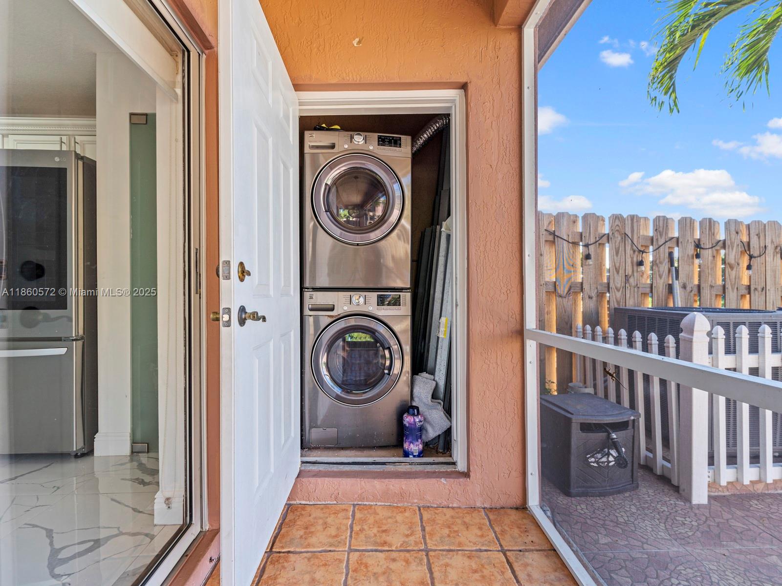 LAGO MAR 1ST ADDN - Residential