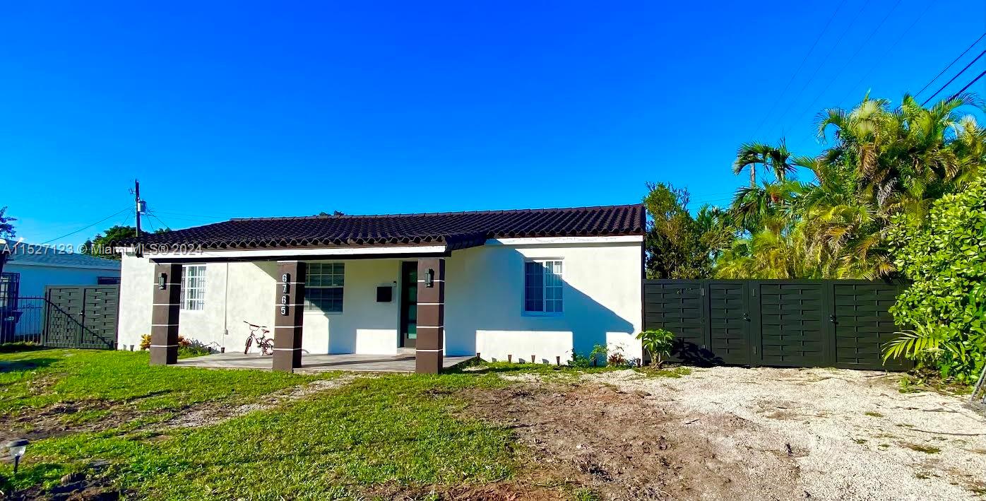 Property for Sale at 6765 Sw 17th St, Miami, Broward County, Florida - Bedrooms: 4 
Bathrooms: 2  - $1,250,000