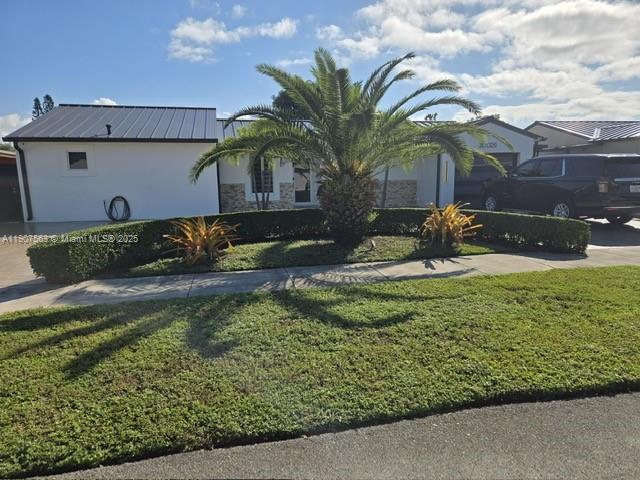 COUNTRY LAKE MANOR SEC 2 - Residential Lease