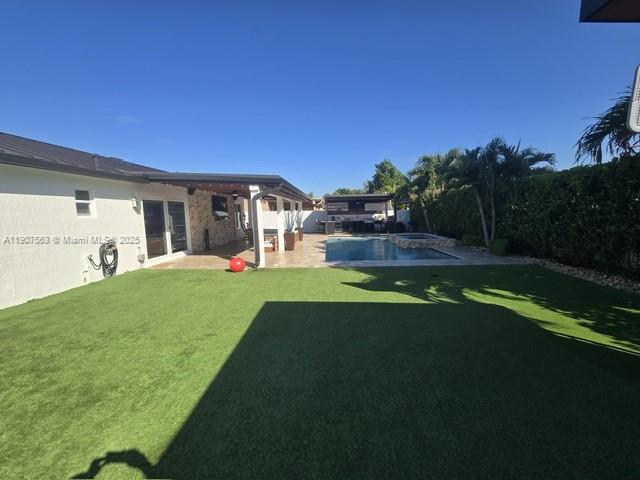 COUNTRY LAKE MANOR SEC 2 - Residential Lease