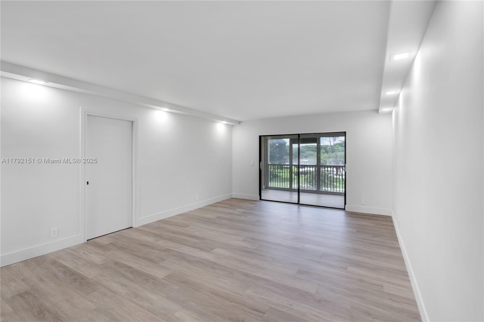 HUNTINGTON LAKES SEC ONE - Residential