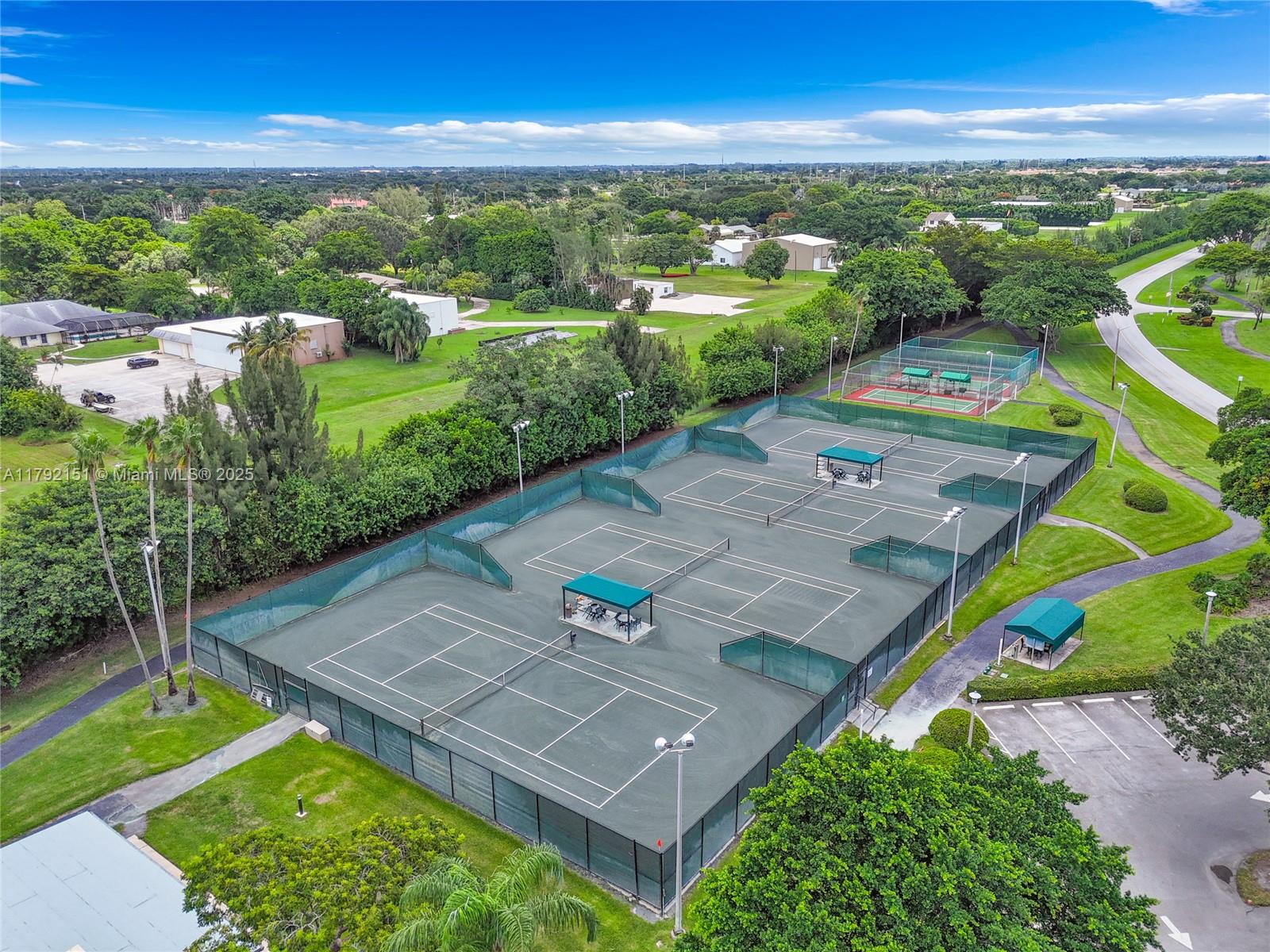 HUNTINGTON LAKES SEC ONE - Residential