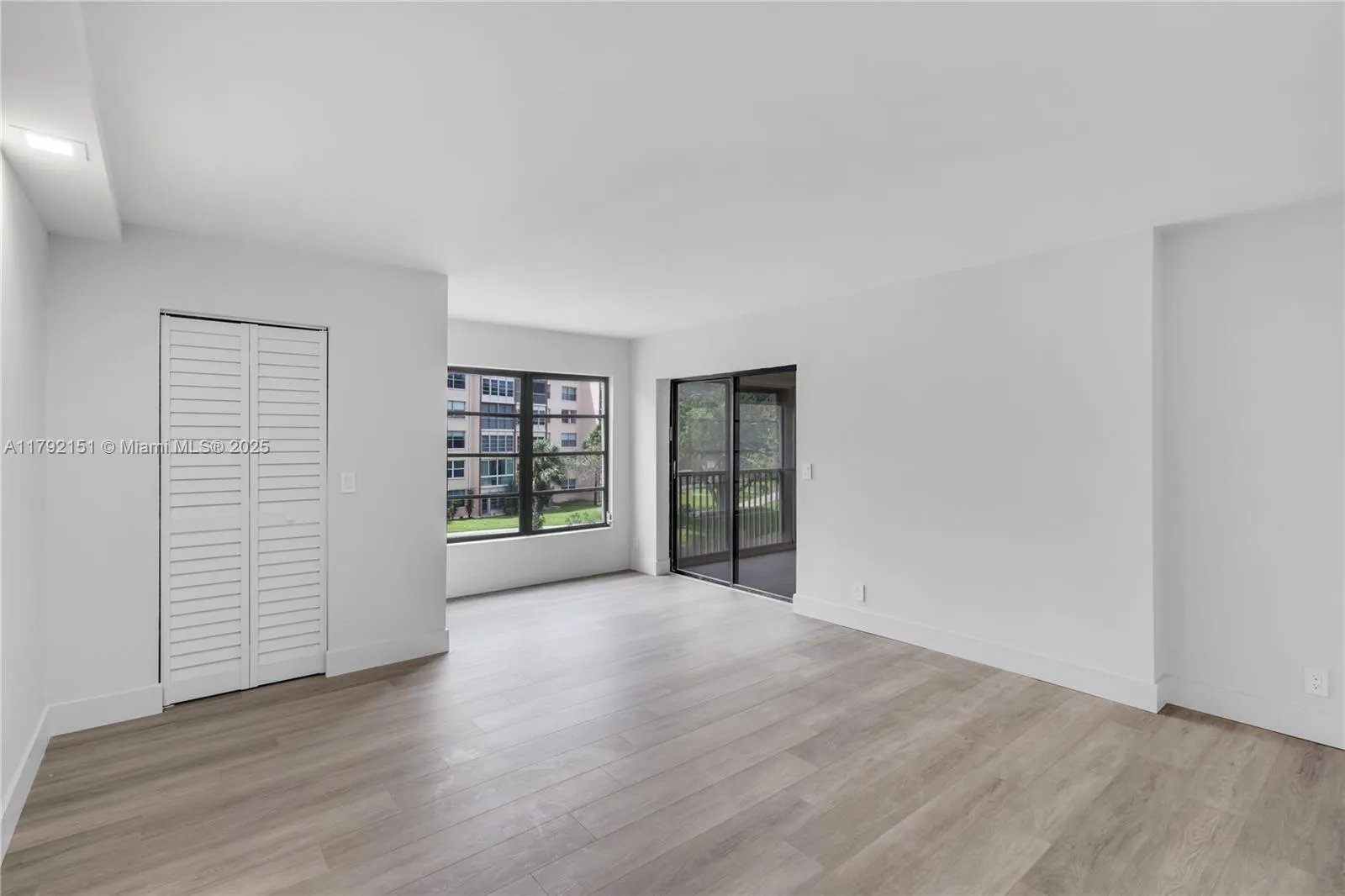 Delray Beach, Florida 33446, United States, 2 Bedrooms Bedrooms, ,2 BathroomsBathrooms,Residential,Active,118052