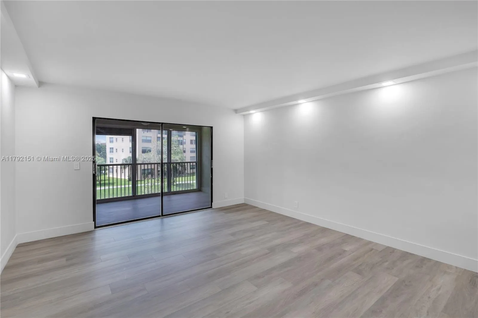 Delray Beach, Florida 33446, United States, 2 Bedrooms Bedrooms, ,2 BathroomsBathrooms,Residential,Active,118052