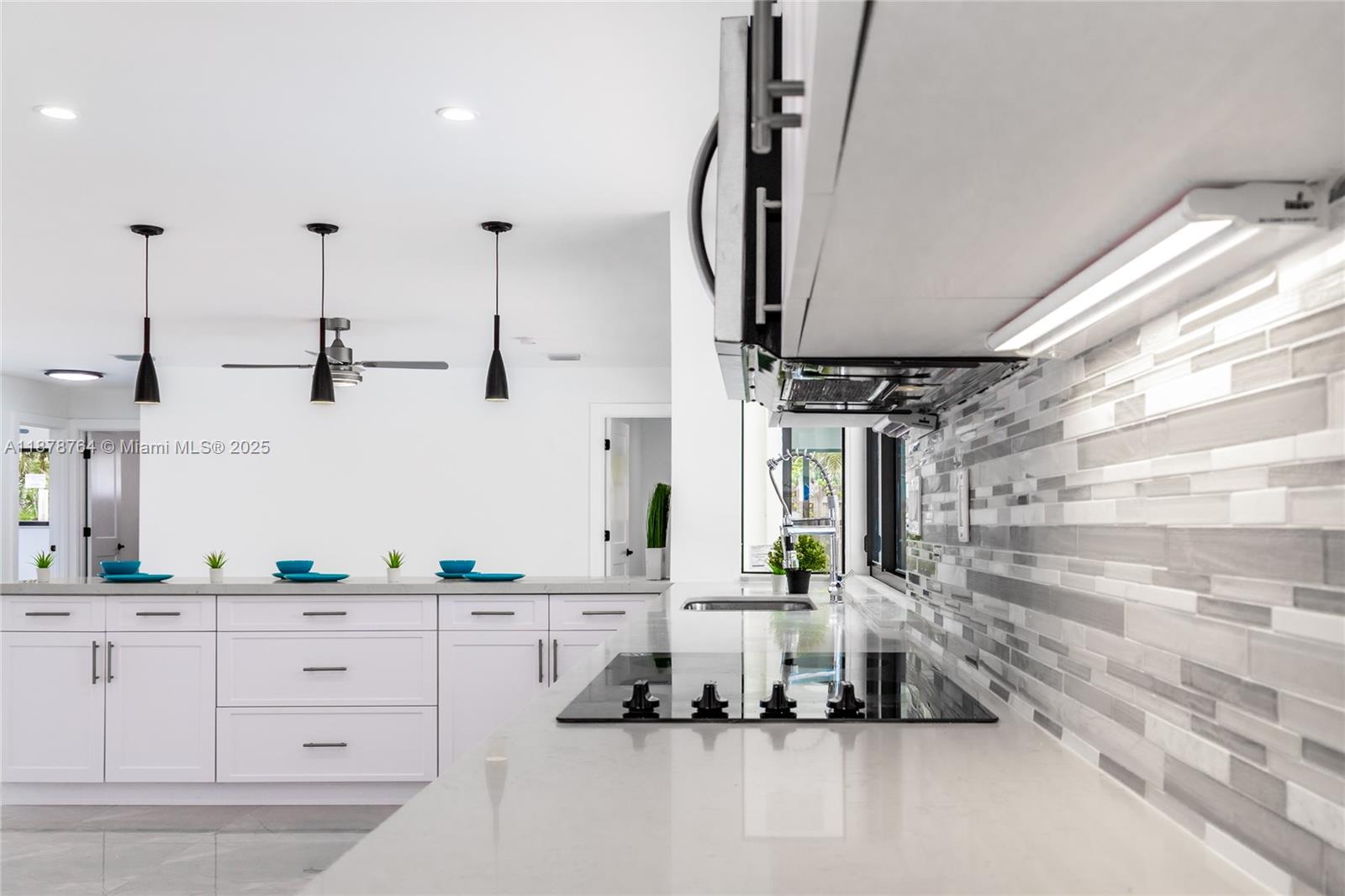 LAKE FLORESTA PARK - Residential