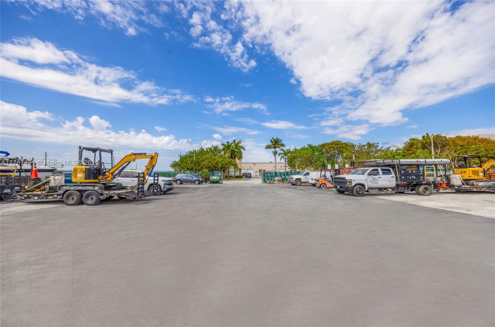 TAMIAMI GEFEN INDUSTRIAL - Land