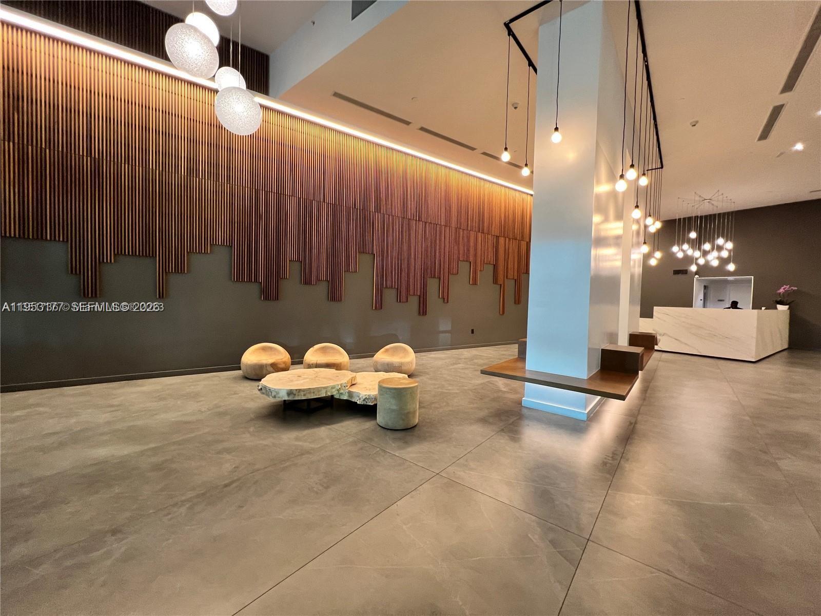 WIND CONDO - Residential