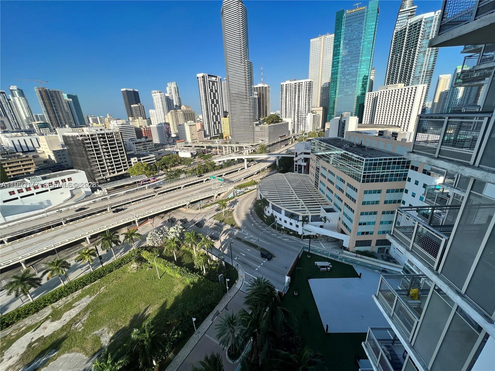 WIND CONDO - Residential