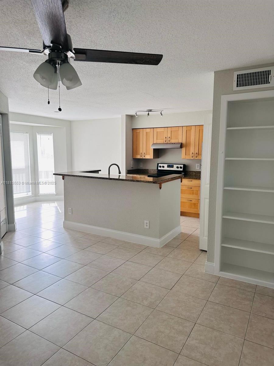 777 Riverside Dr 1526, Coral Springs, Broward County, Florida - 1 Bedrooms  
1 Bathrooms - 