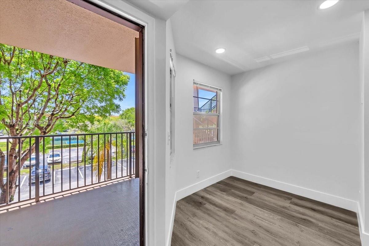 CAMBRIDGE AT CENTURY VILL - Residential