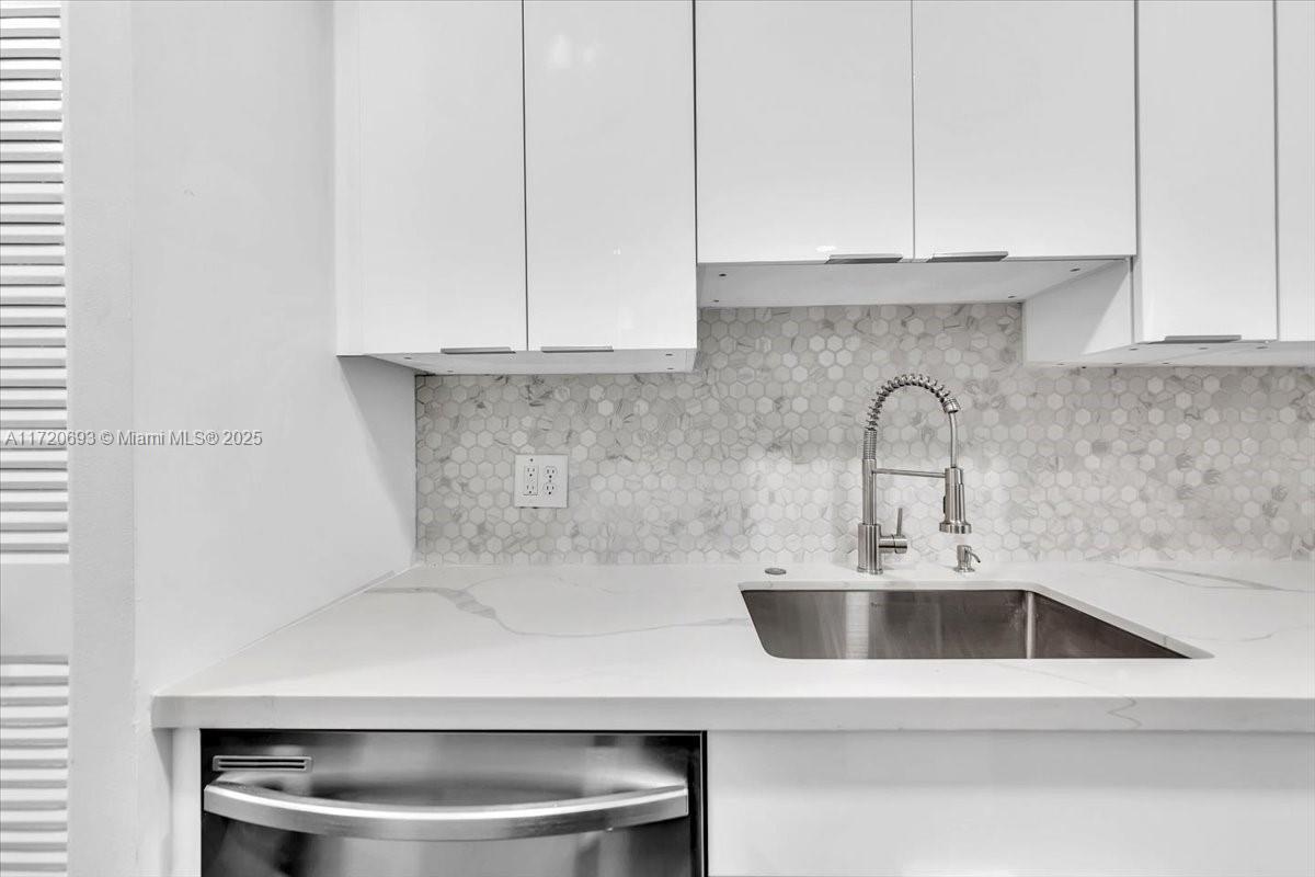 CAMBRIDGE AT CENTURY VILL - Residential