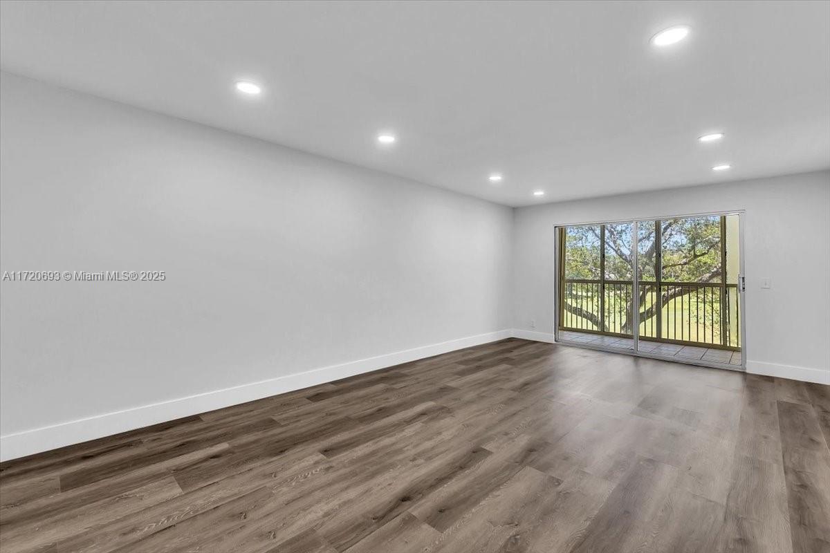 CAMBRIDGE AT CENTURY VILL - Residential
