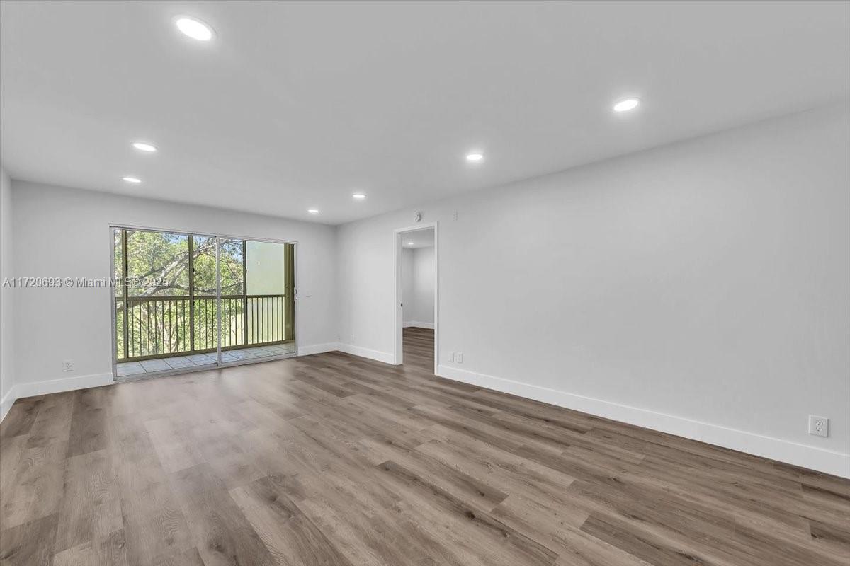 CAMBRIDGE AT CENTURY VILL - Residential