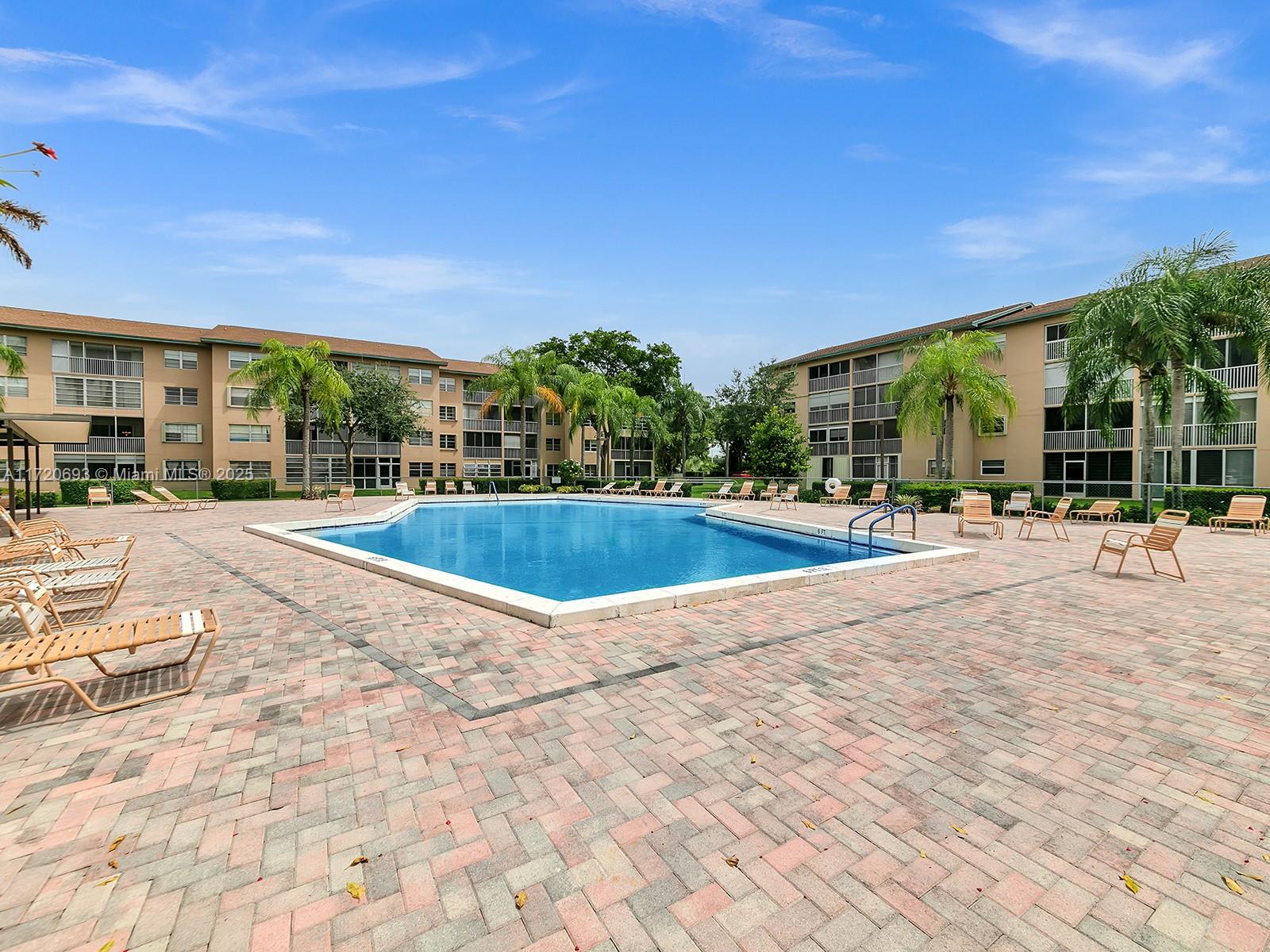 CAMBRIDGE AT CENTURY VILL - Residential