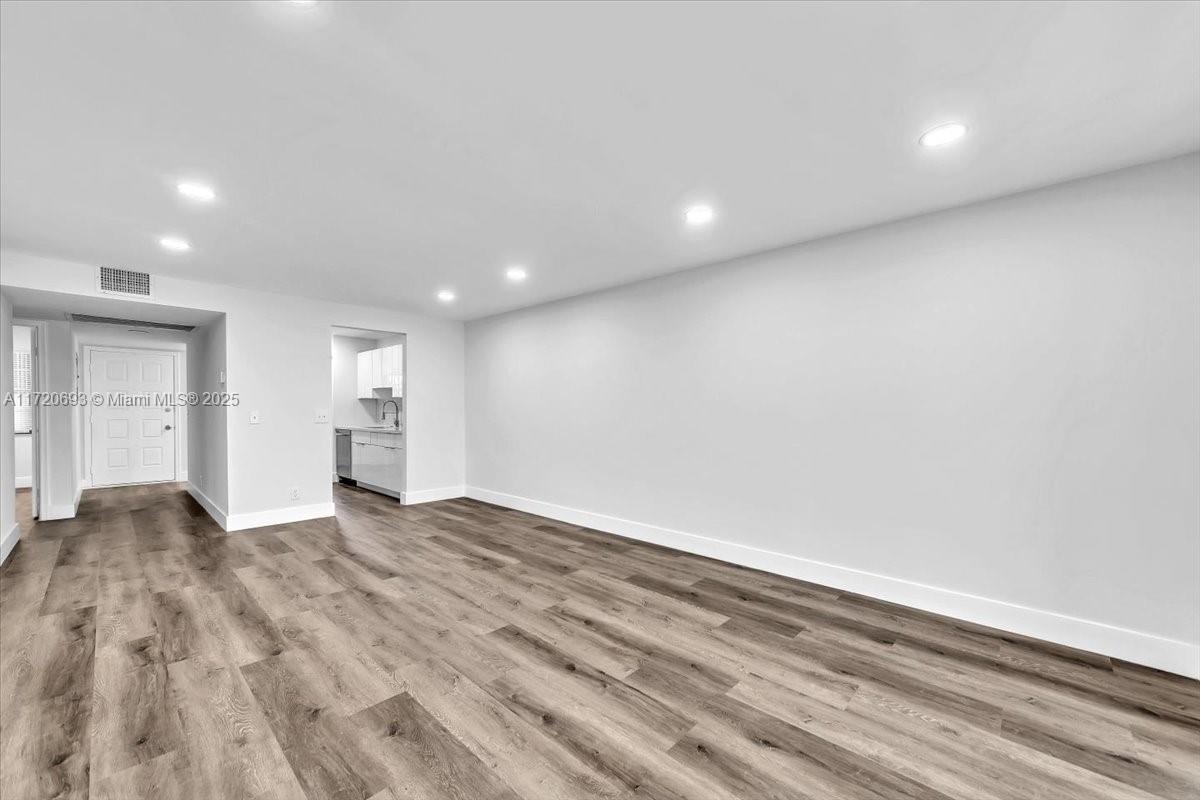 CAMBRIDGE AT CENTURY VILL - Residential