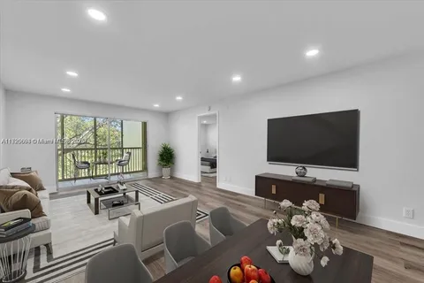 1201 SW 128th Ter Unit 303E, Pembroke Pines, FL 33027 - MLS#: A11720693