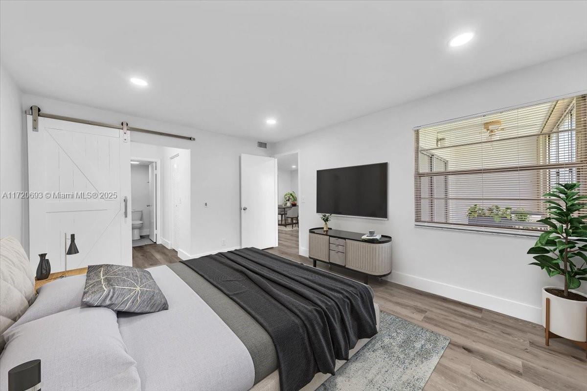 CAMBRIDGE AT CENTURY VILL - Residential
