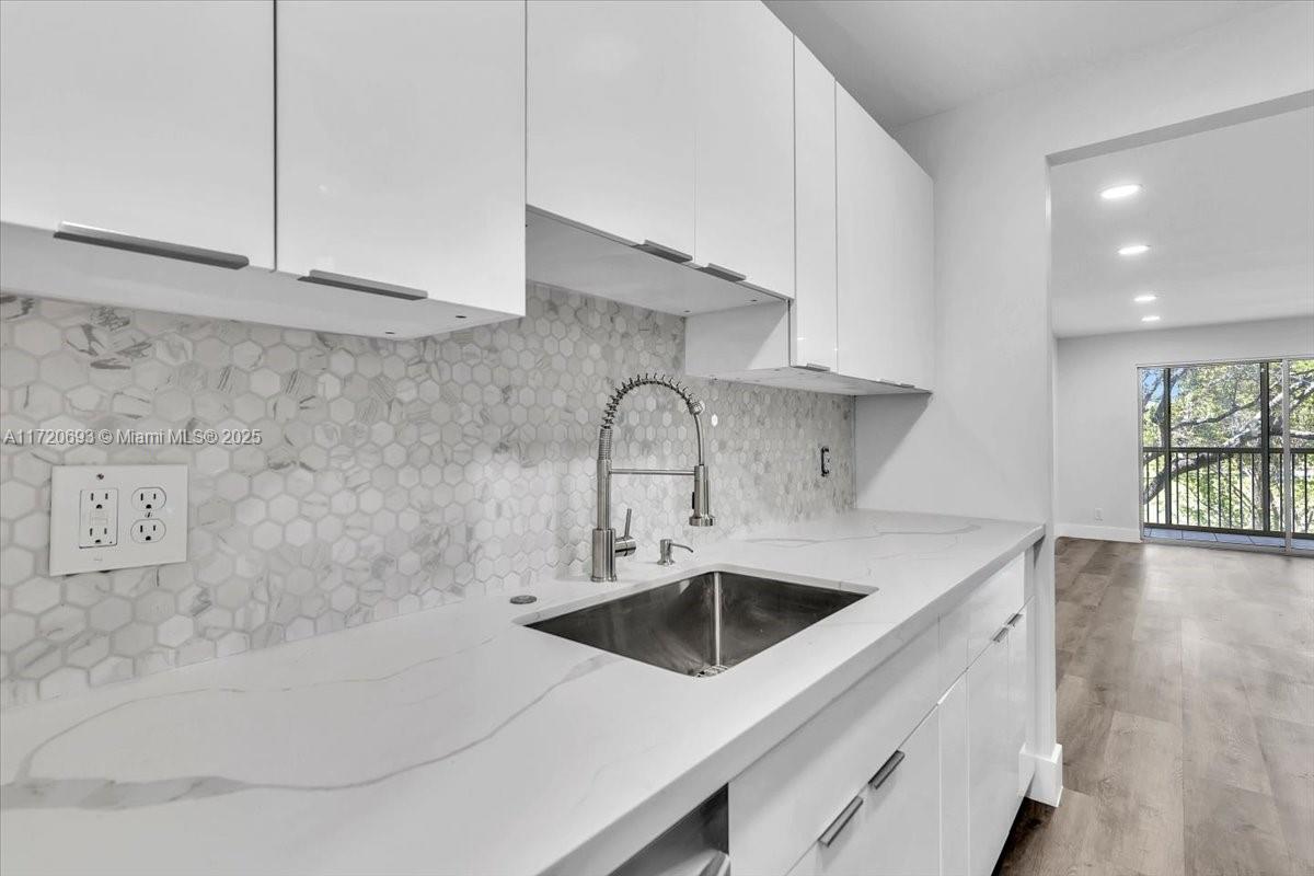 CAMBRIDGE AT CENTURY VILL - Residential