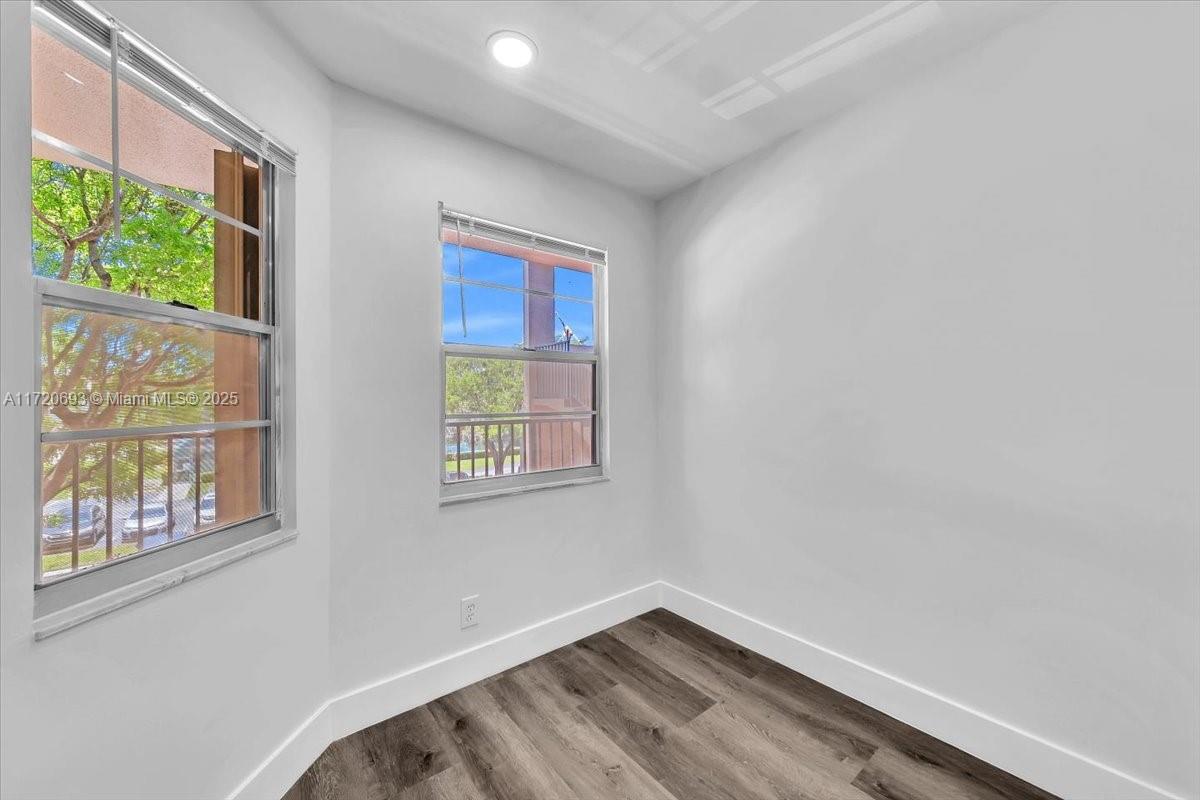 CAMBRIDGE AT CENTURY VILL - Residential