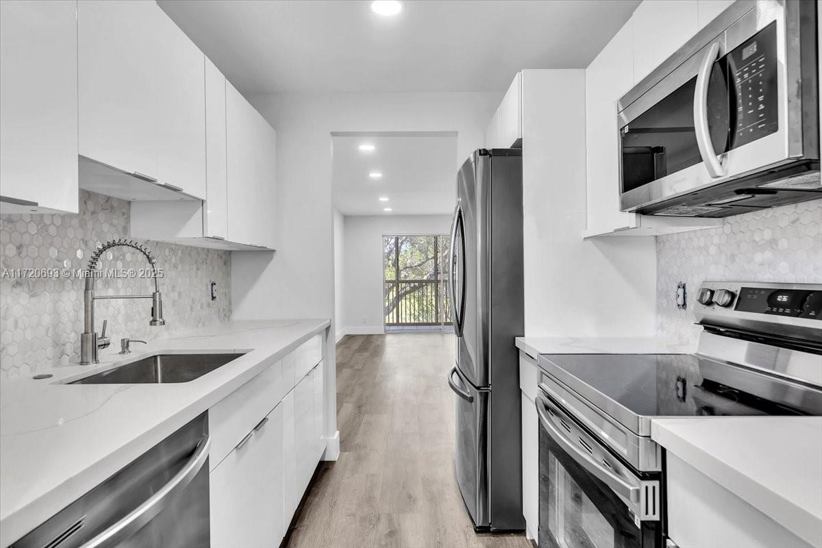 CAMBRIDGE AT CENTURY VILL - Residential
