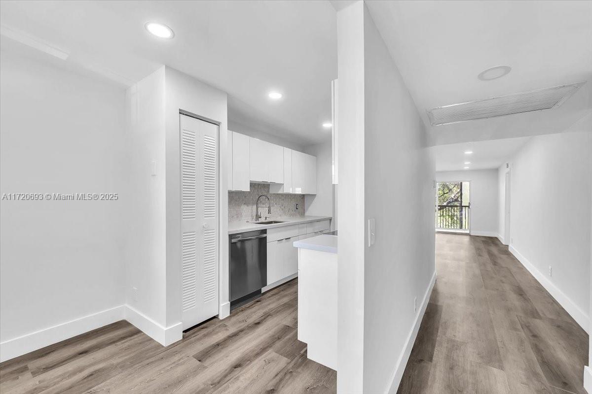 CAMBRIDGE AT CENTURY VILL - Residential