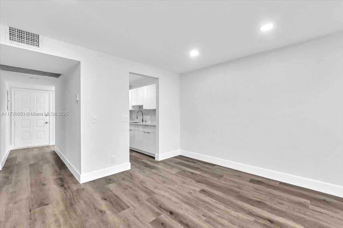 CAMBRIDGE AT CENTURY VILL - Residential
