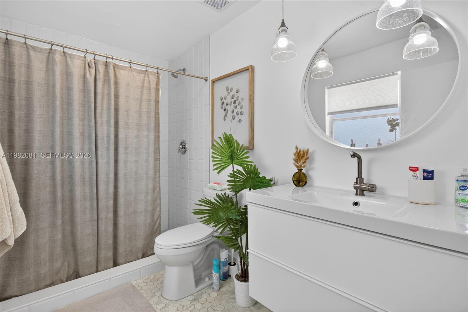 IMPERIAL POINT 3RD SEC - Residential