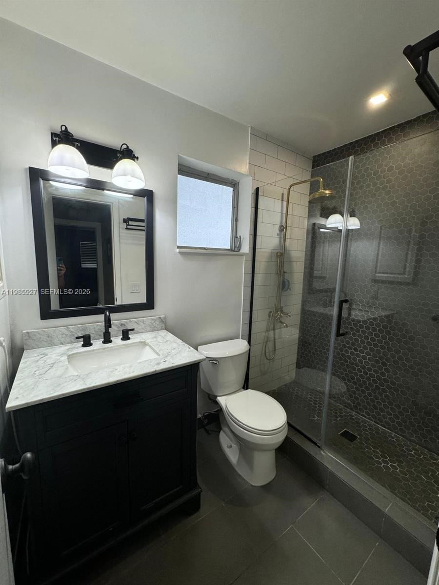 OAKWOOD CONDO INC - Residential Lease