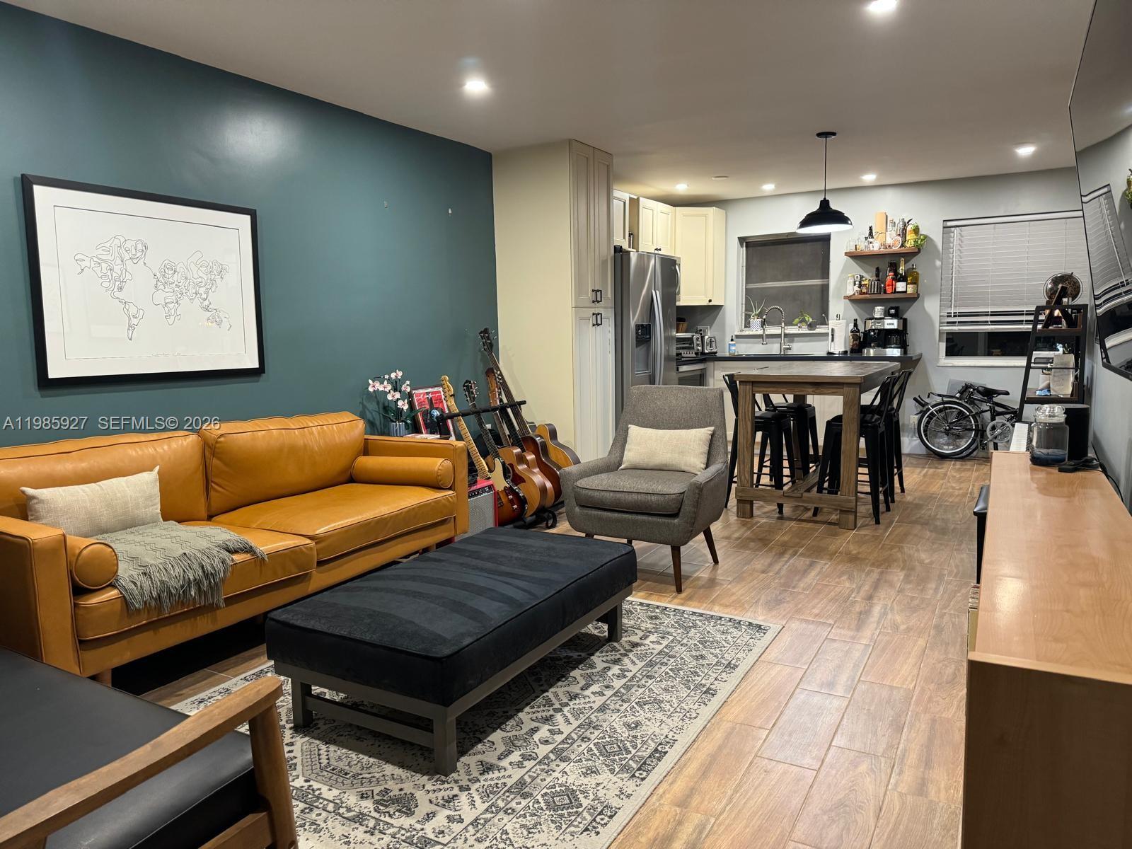 OAKWOOD CONDO INC - Residential Lease