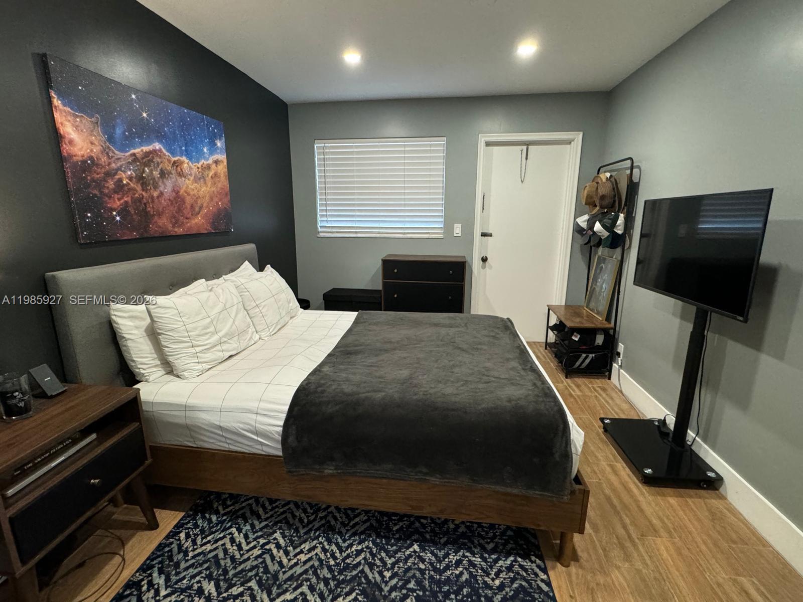 OAKWOOD CONDO INC - Residential Lease