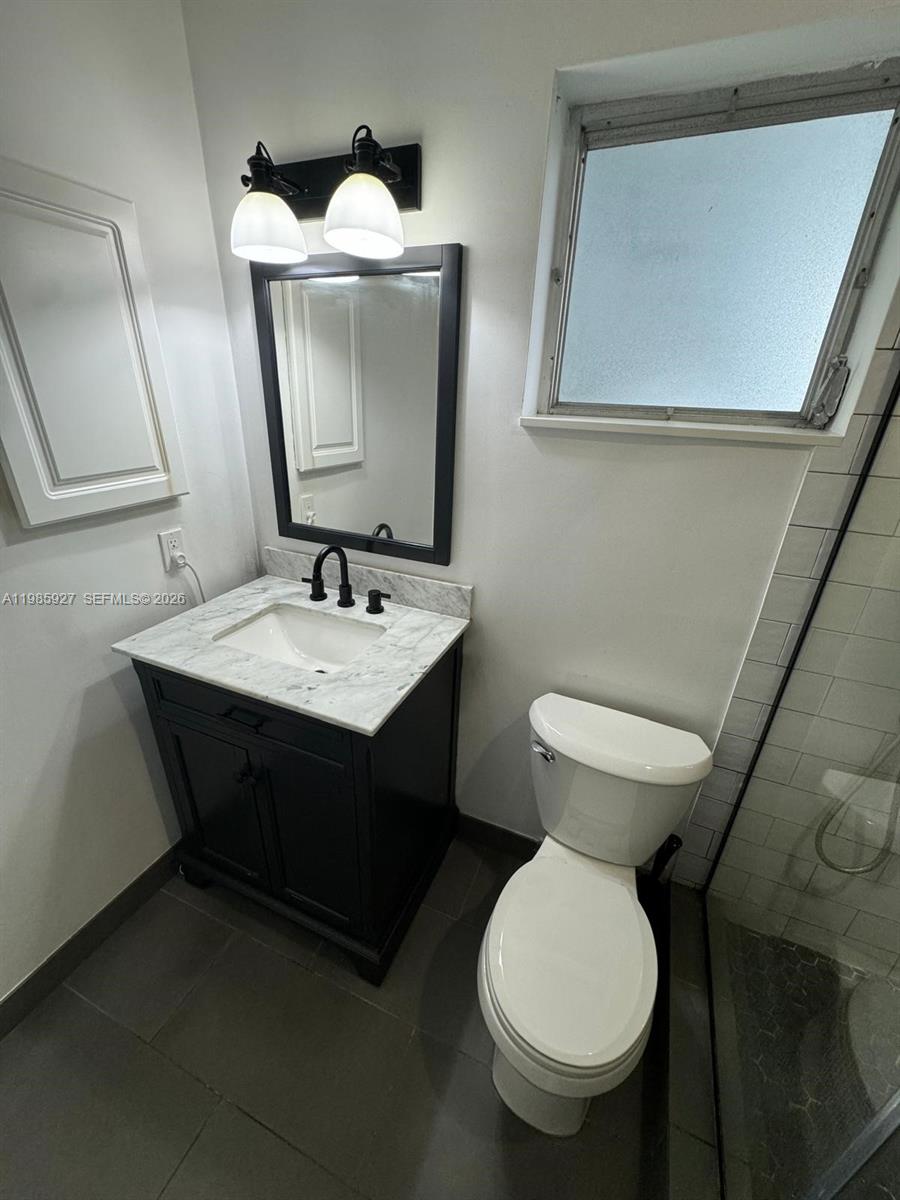 OAKWOOD CONDO INC - Residential Lease