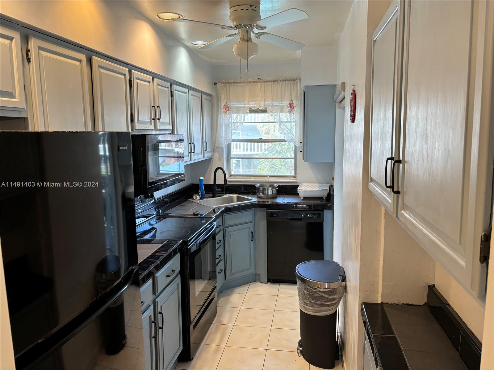 ELDORADO PLAZA EAST CONDO - Residential