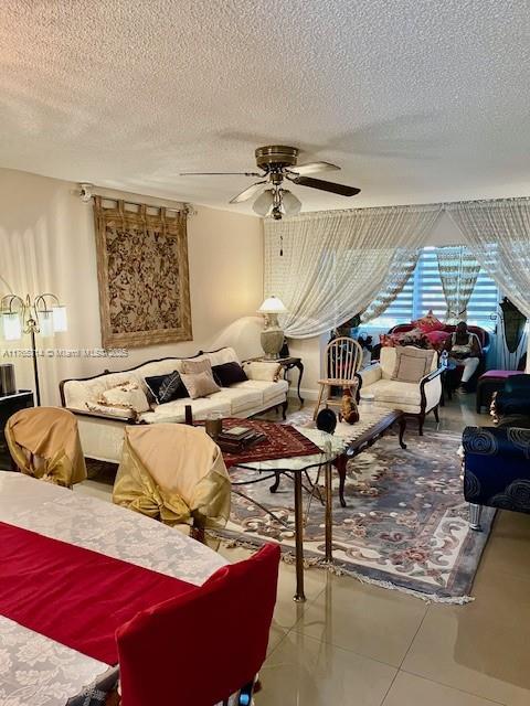 VILLAGE ROYALE GREENHILL - Residential