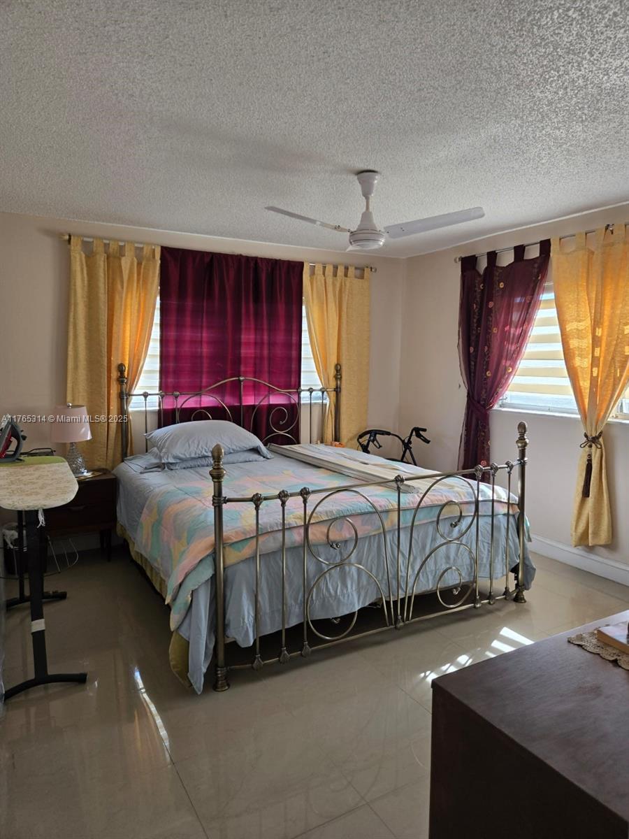 VILLAGE ROYALE GREENHILL - Residential