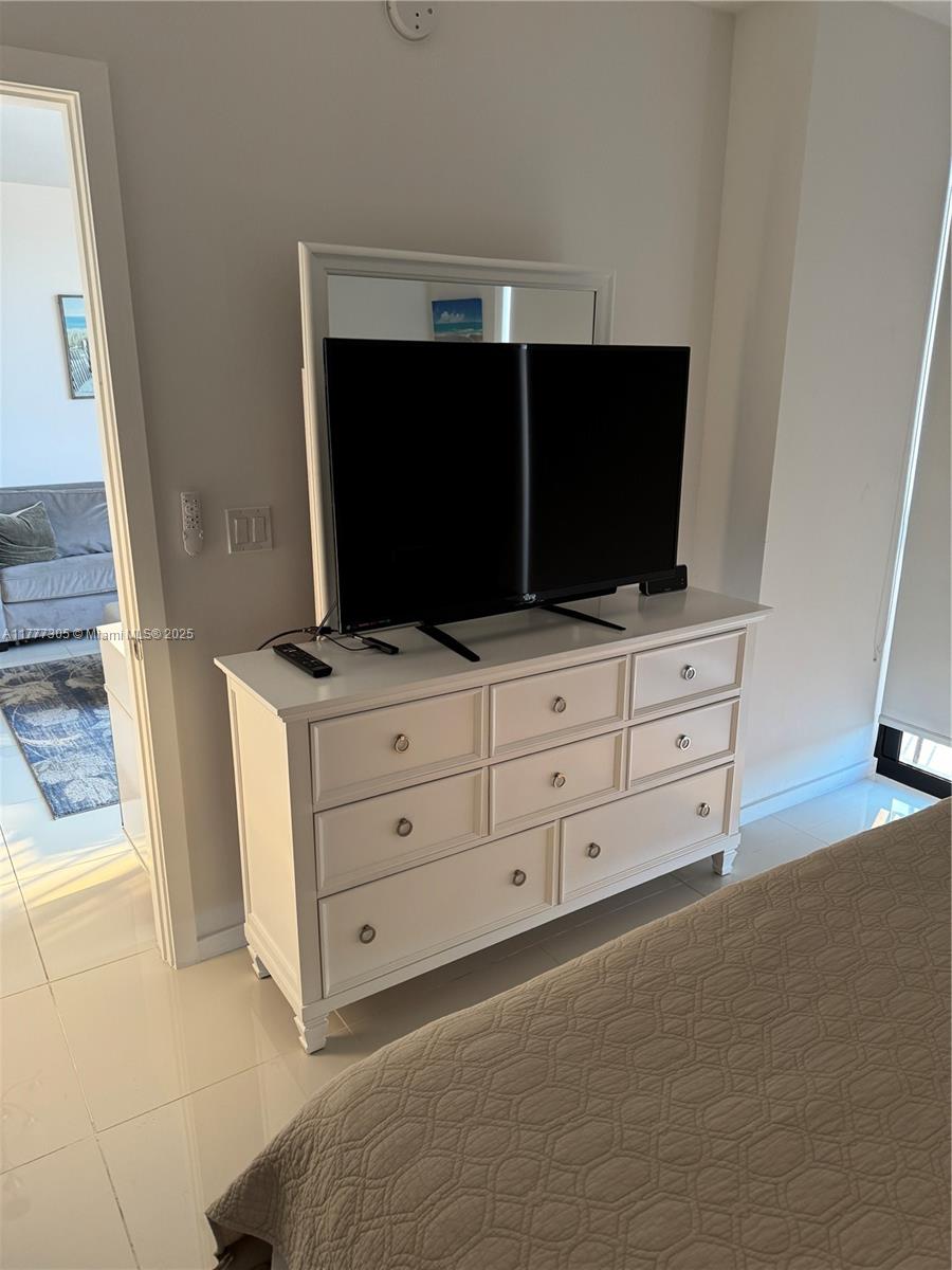 5252 PASEO CONDO - Residential