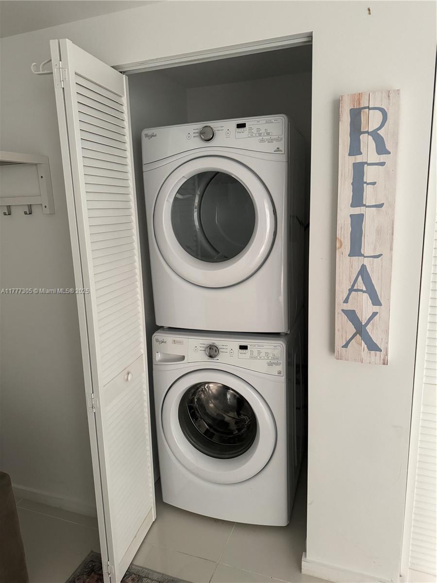 5252 PASEO CONDO - Residential