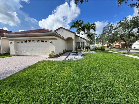 Photo of 922 Falling Water Rd, Weston, FL 33326 (MLS # A11824457)