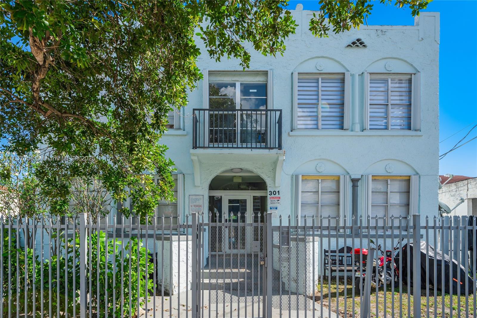 301 SW 10th Ave 3