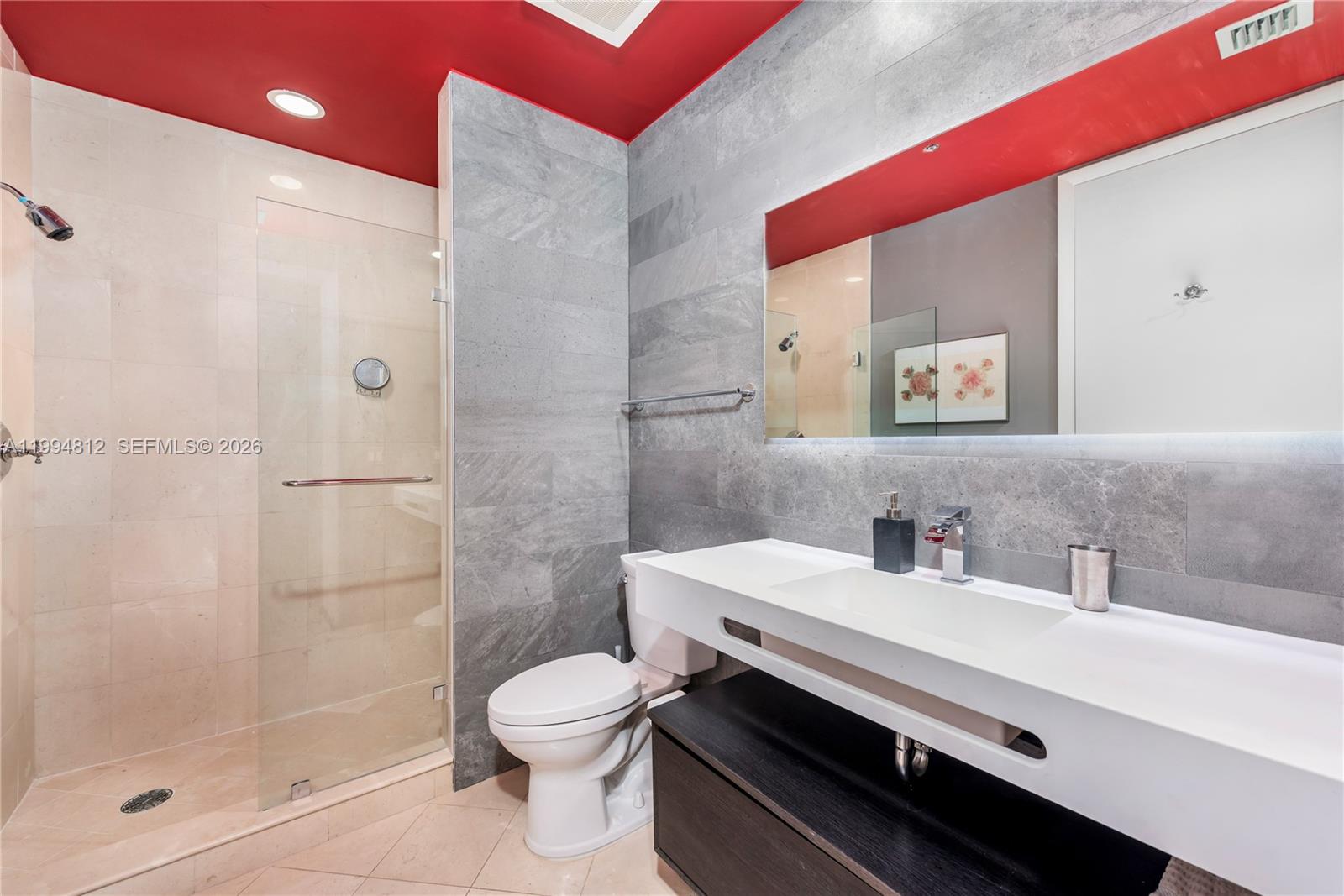 CONTINUUM ON SOUTH BEACH - Residential Lease