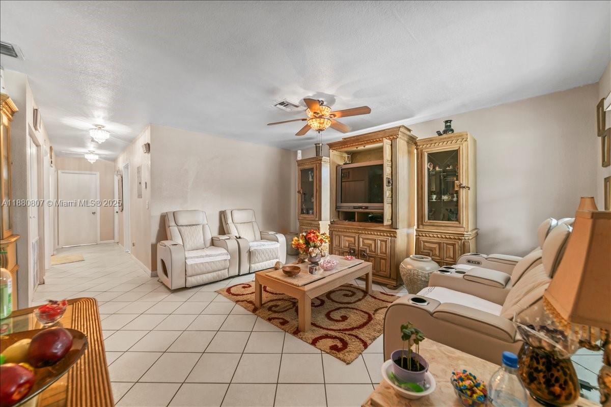 LINCOLN PARK CORR PLAT - Residential