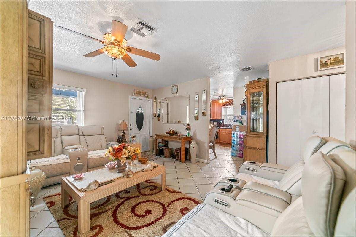 LINCOLN PARK CORR PLAT - Residential