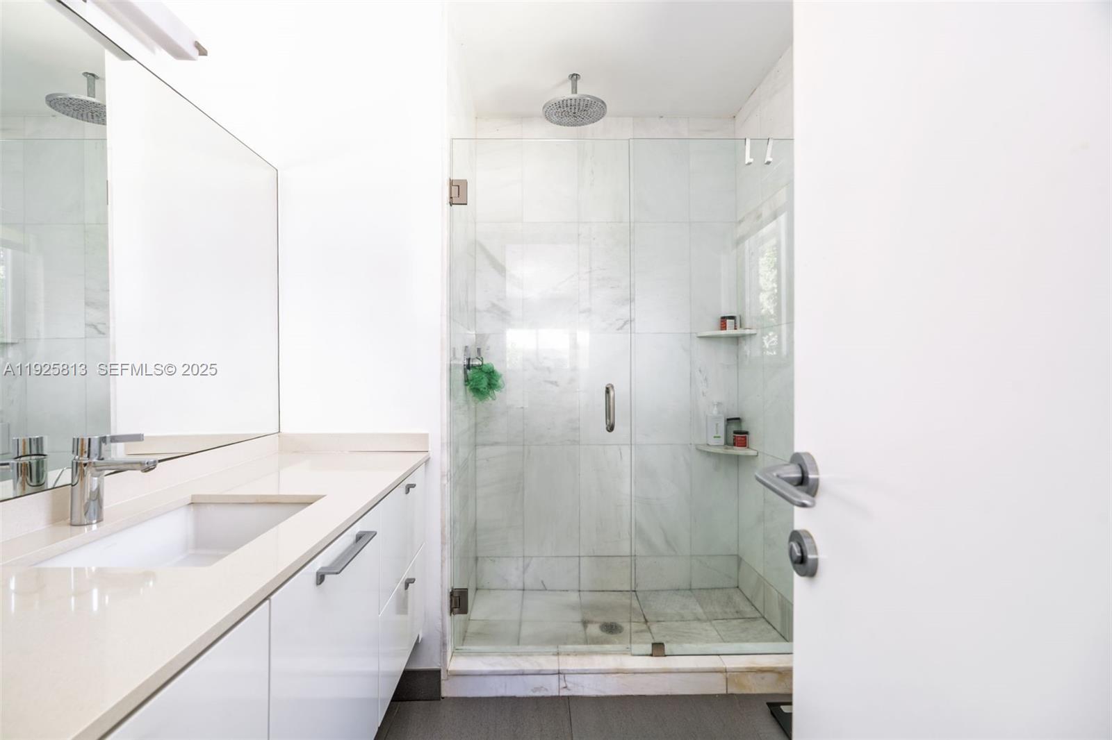 PARK PLAZA - Residential Lease