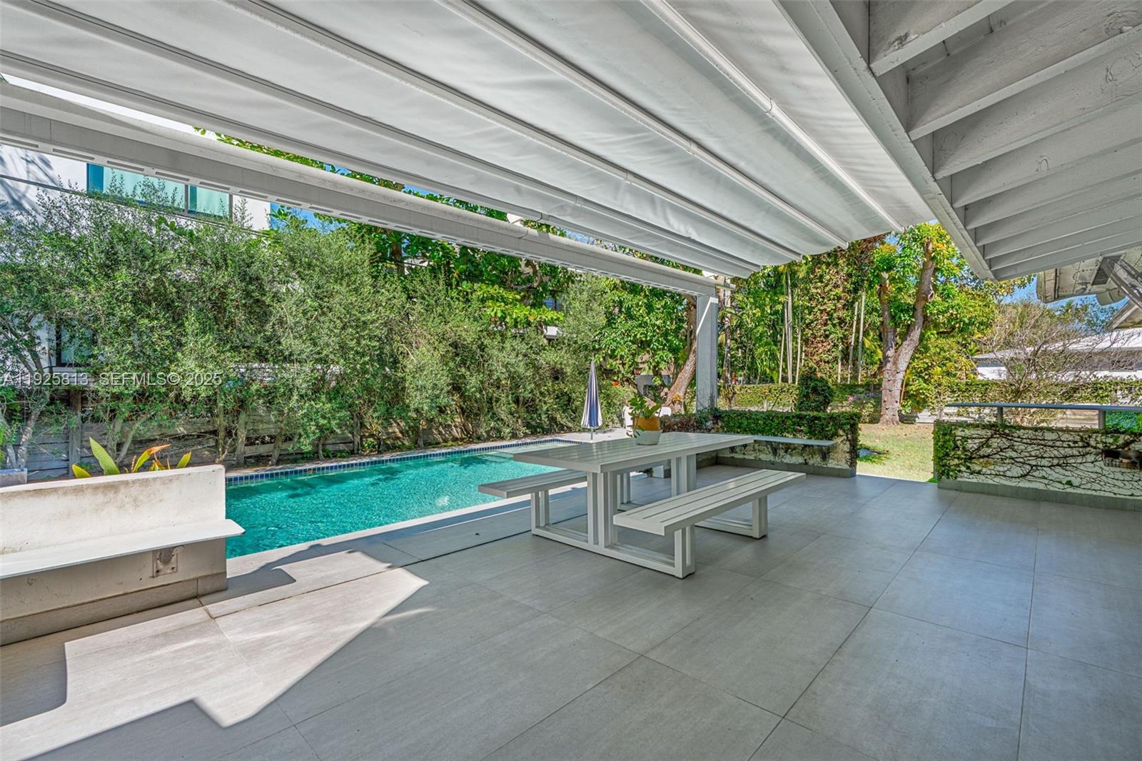 PARK PLAZA - Residential Lease