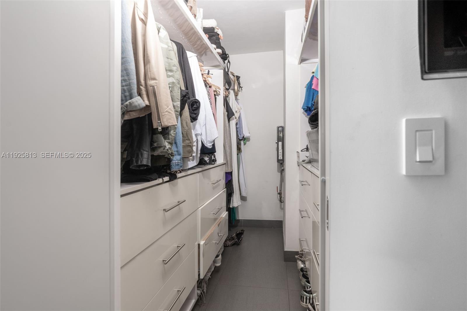 PARK PLAZA - Residential Lease