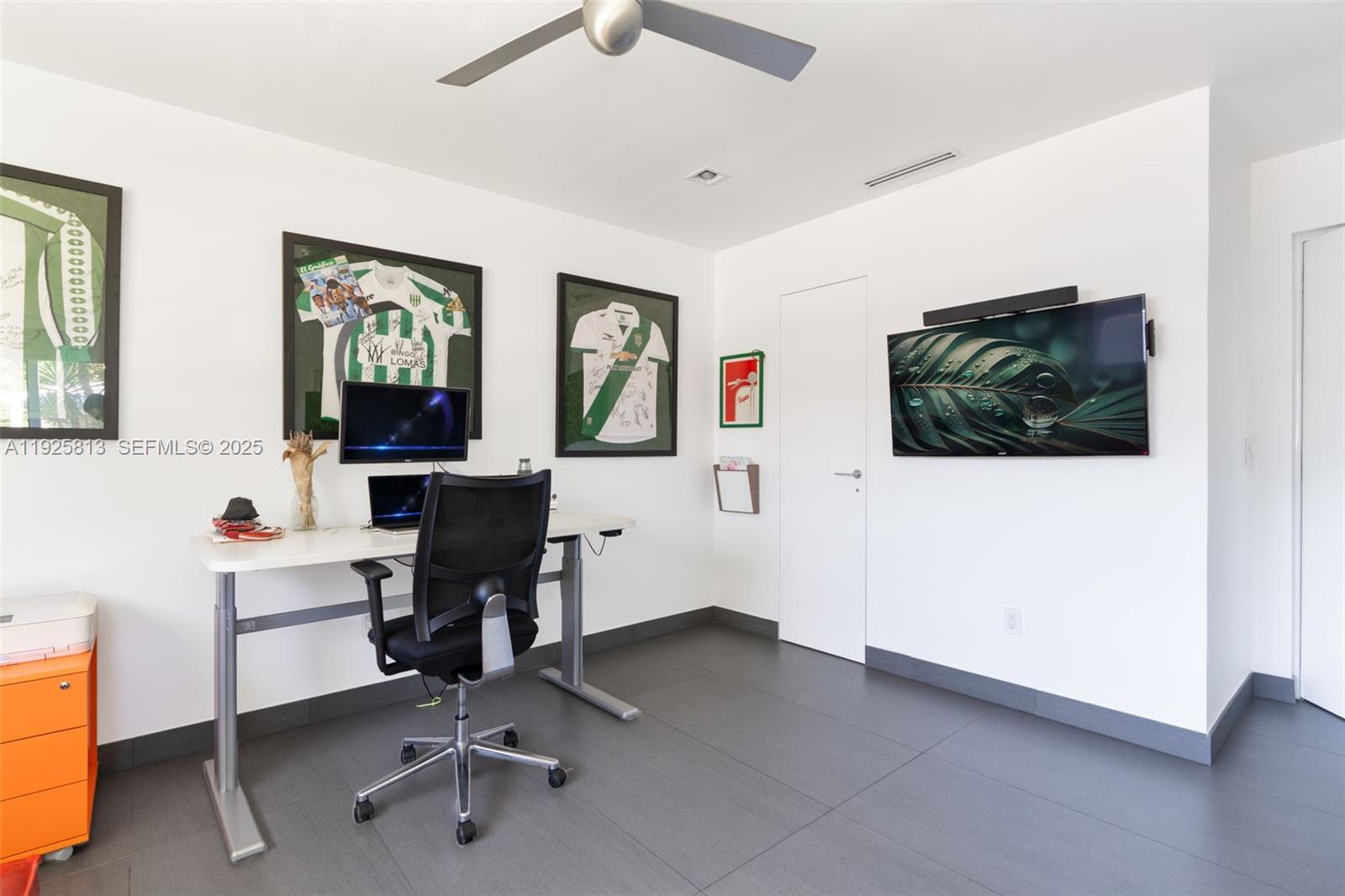 PARK PLAZA - Residential Lease