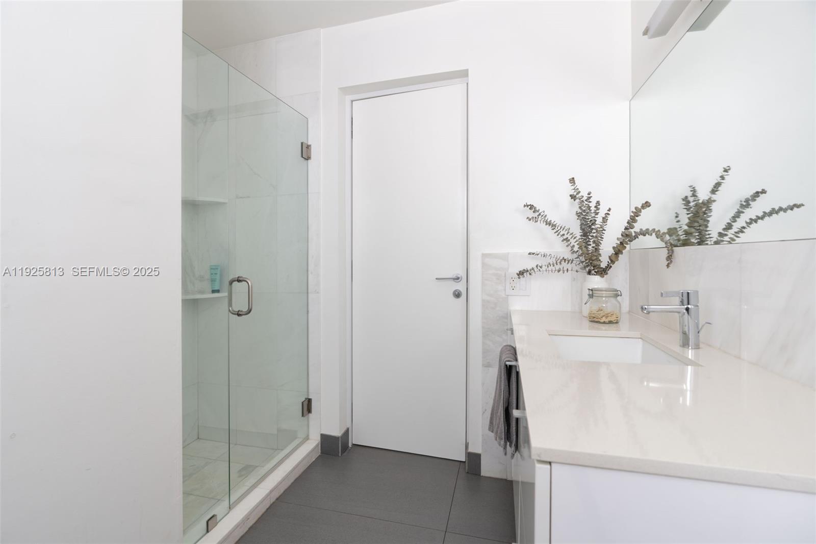 PARK PLAZA - Residential Lease