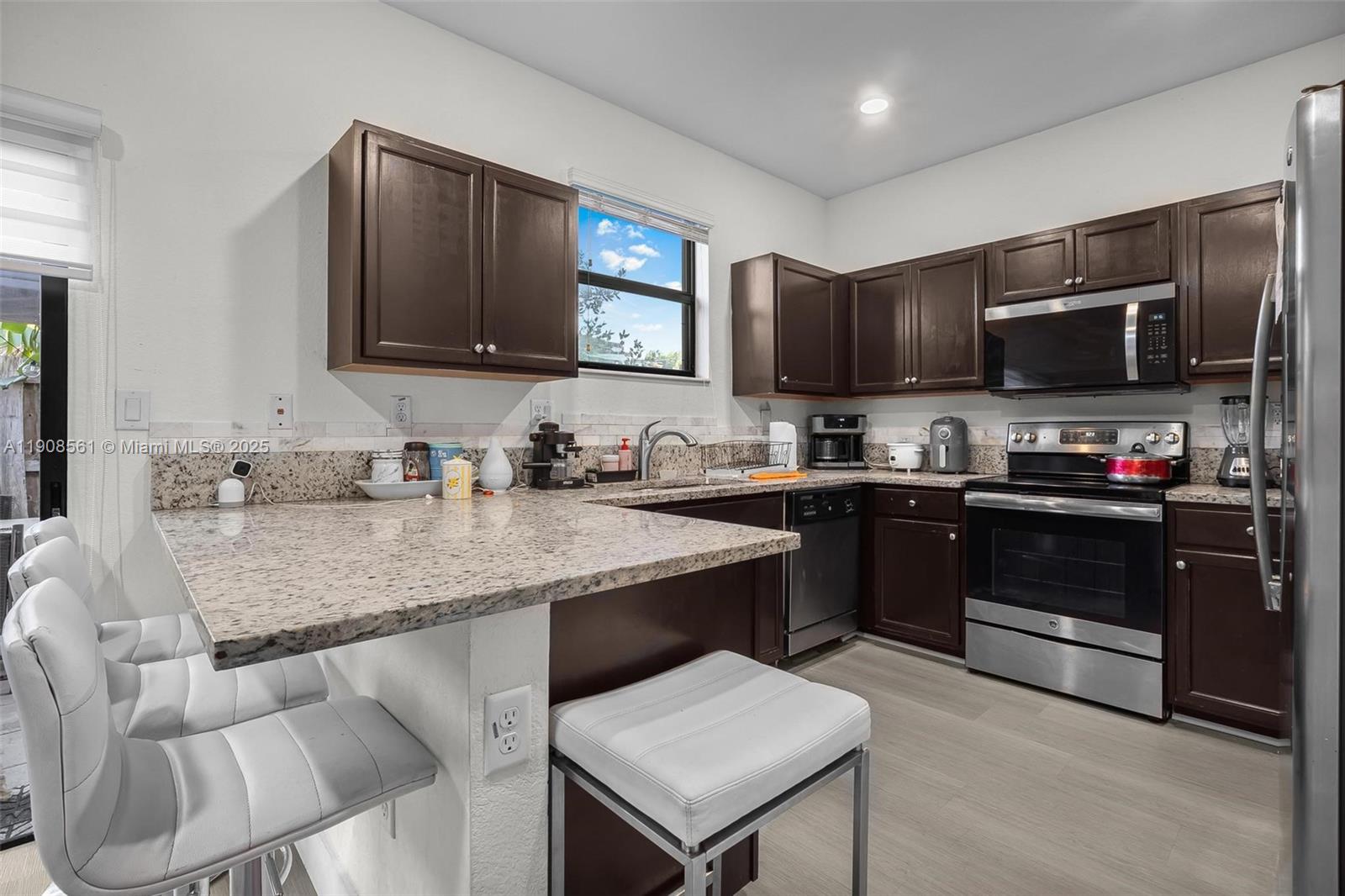 BAYWINDS OF DOMINICA AND - Residential