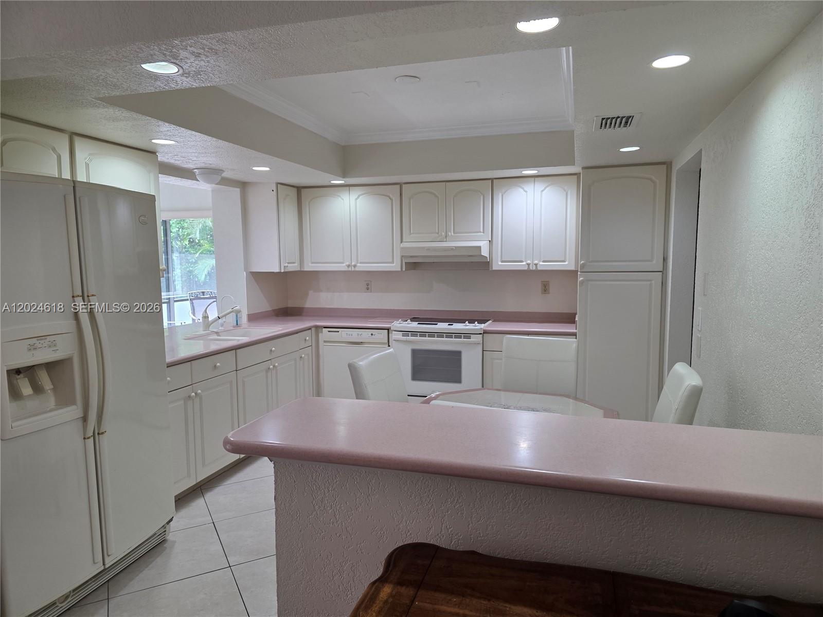 PASADENA LAKES - Residential Lease