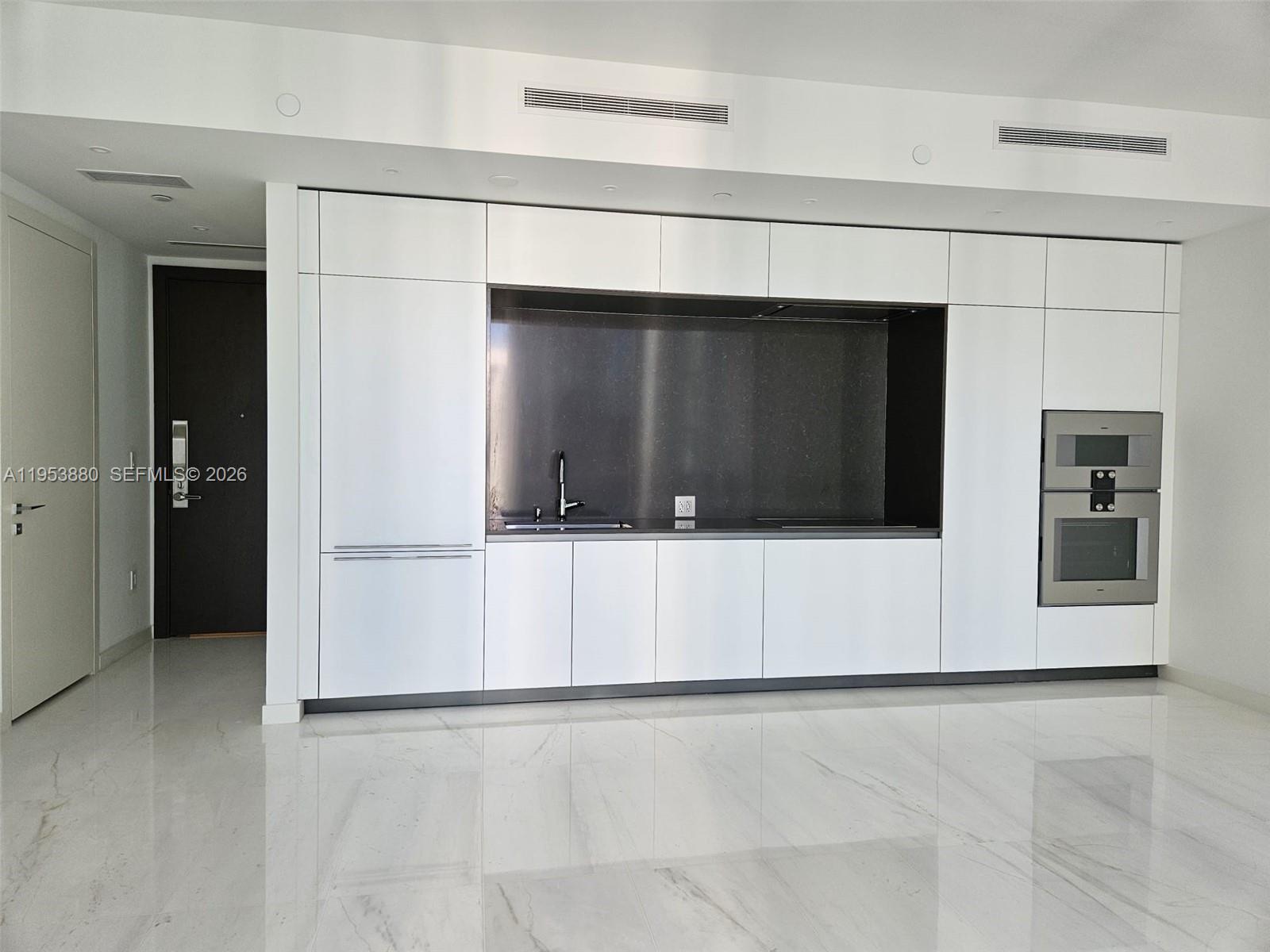 300 Biscayne Boulevard Way 2208W