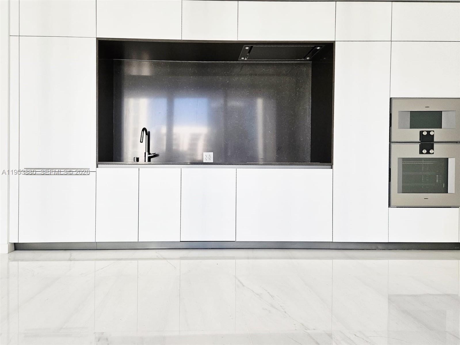 300 Biscayne Boulevard Way 2208W